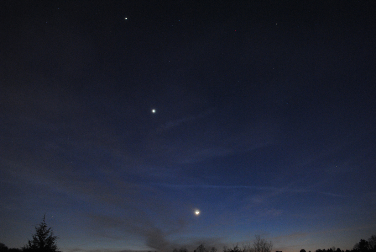 See Venus, Jupiter & Moon Align in Weekend Celestial Show